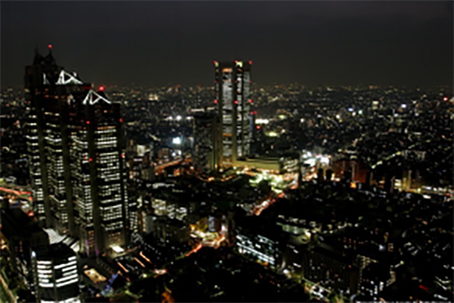 高樓夜景紅光奪目，你可知它們用處不小？